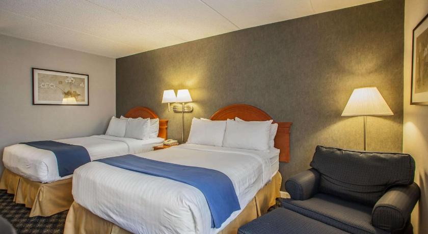Quality Inn & Suites St Charles -West Chicago