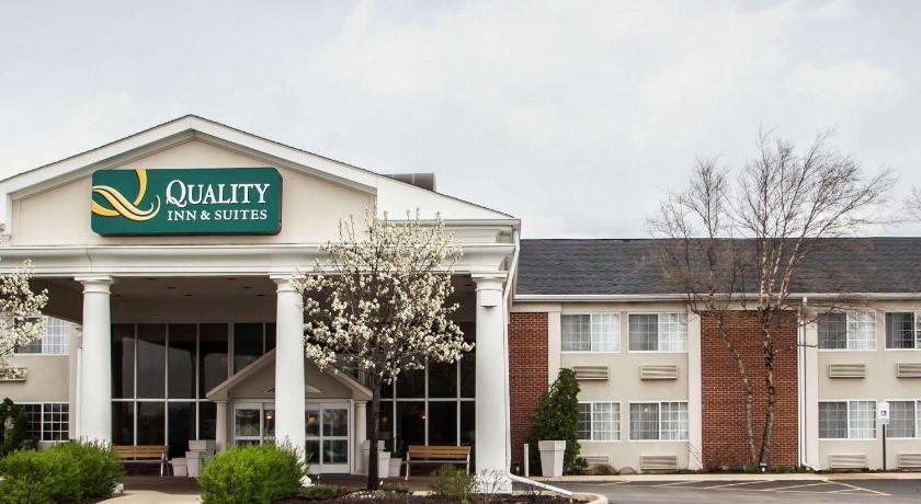 Quality Inn & Suites St Charles -West Chicago