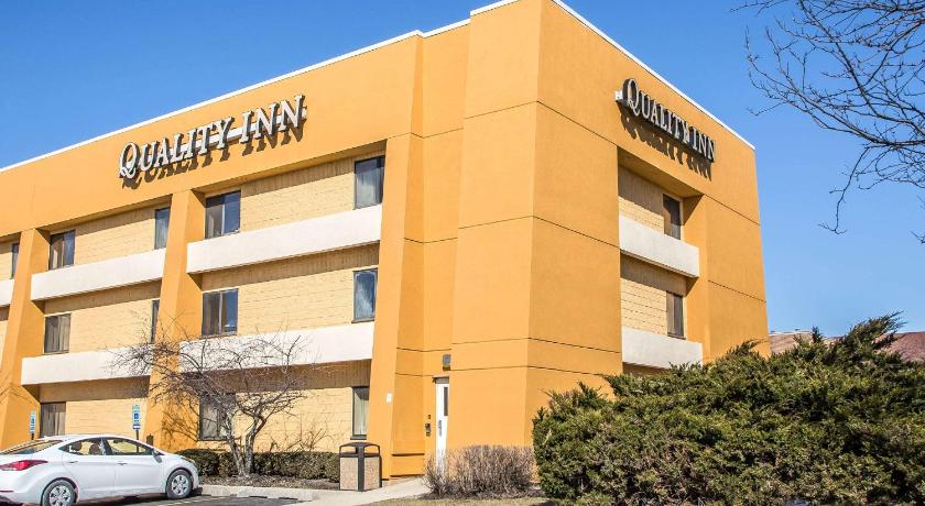 Quality Inn Elgin I-90