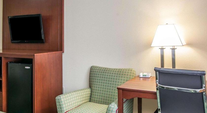 Quality Inn & Suites South Bend Airport