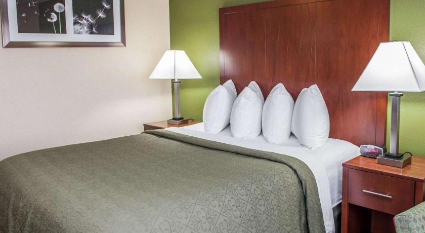 Quality Inn & Suites South Bend Airport