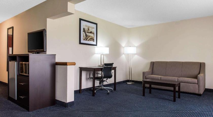 Quality Inn & Suites Anderson I-69