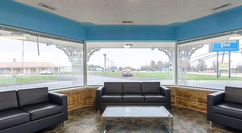 Highway Inn photo