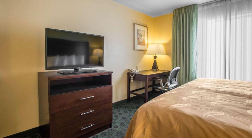 Quality Inn & Suites Bloomington