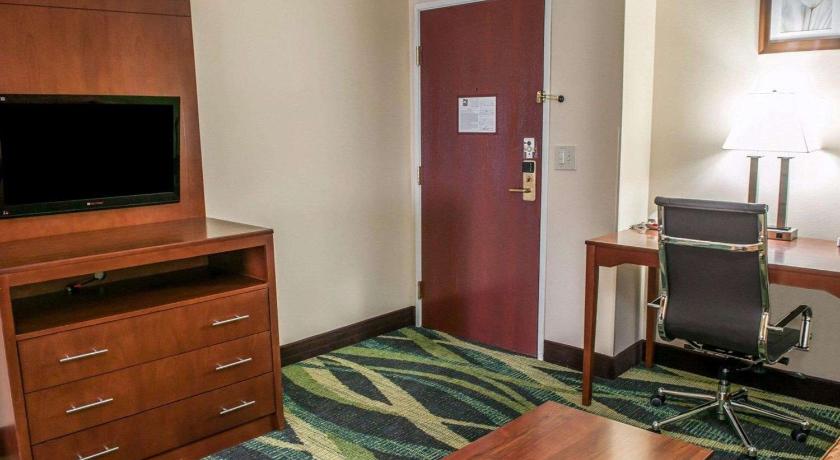 Quality Inn & Suites South Bend Airport