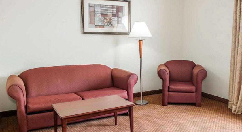 Comfort Suites near Indianapolis Airport