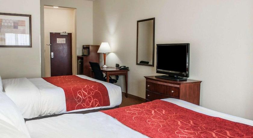 Comfort Suites near Indianapolis Airport