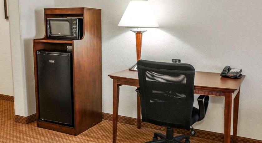 Comfort Suites near Indianapolis Airport