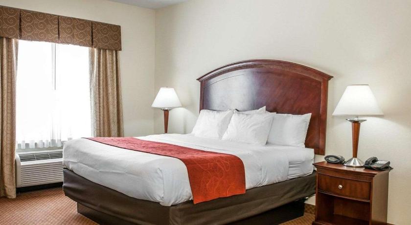 Comfort Suites near Indianapolis Airport