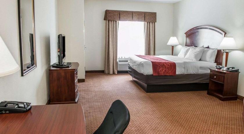 Comfort Suites near Indianapolis Airport