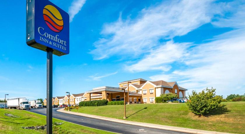 Comfort Inn and Suites North East