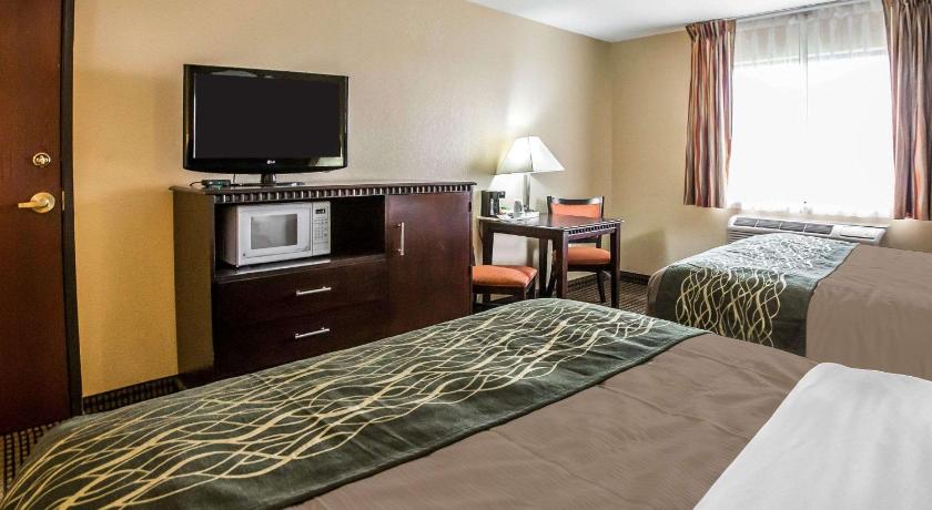 Econo Lodge Inn and Suites Monroe