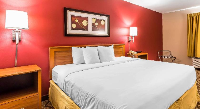 Quality Inn & Suites Chesterfield Village