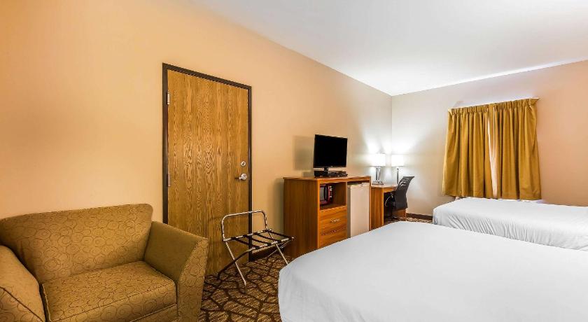 Quality Inn & Suites Chesterfield Village