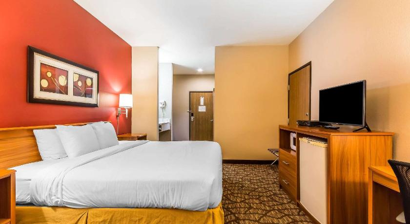 Quality Inn & Suites Chesterfield Village