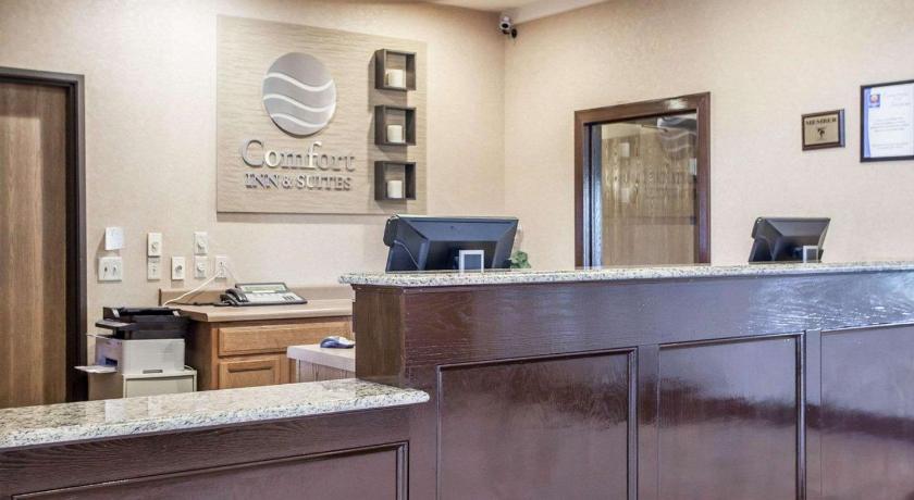 Comfort Inn and Suites St. Louis - Chesterfield