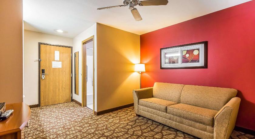 Quality Inn & Suites Chesterfield Village