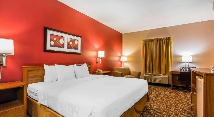 Quality Inn & Suites Chesterfield Village