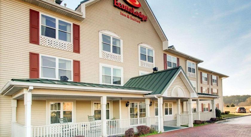 Econo Lodge Inn & Suites photo