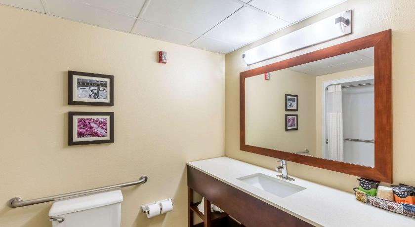 Comfort Inn Executive Park Charlotte 5822 Westpark Drive Charlotte