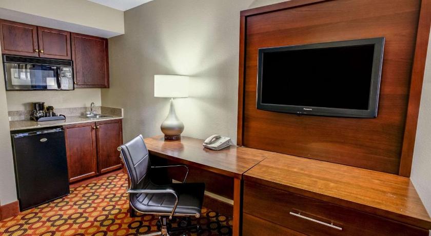 Comfort Suites Concord Mills