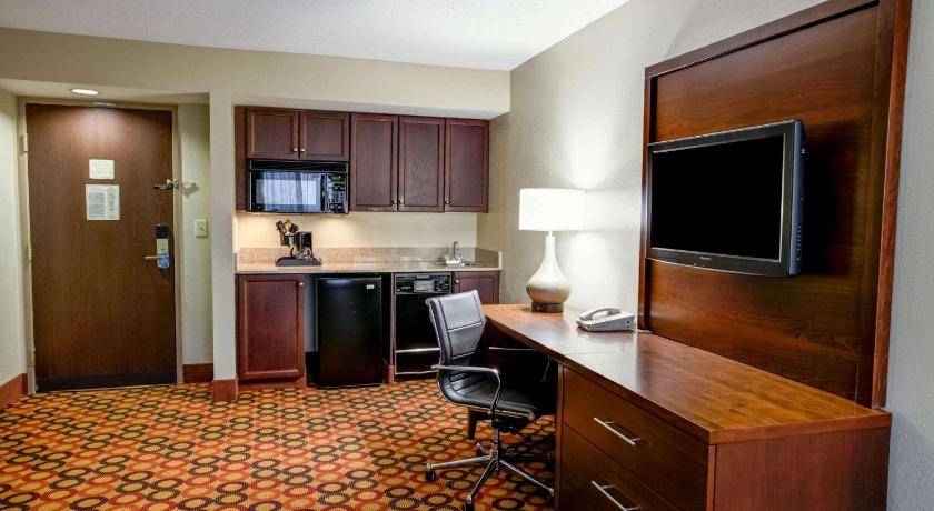 Comfort Suites Concord Mills