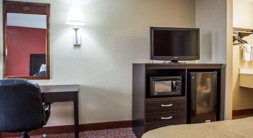 Quality Inn & Suites Monroe photo