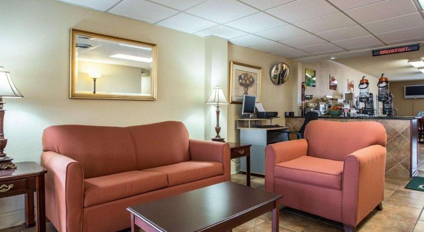 Quality Inn & Suites Monroe photo