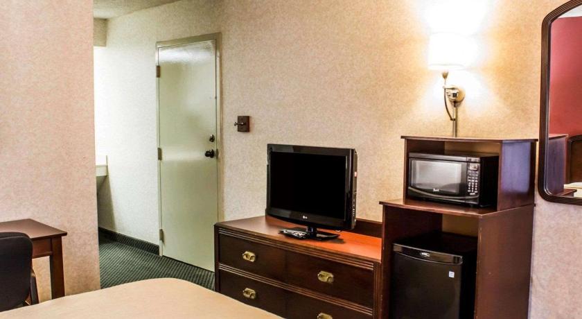 Quality Inn Roanoke near Lake Gaston