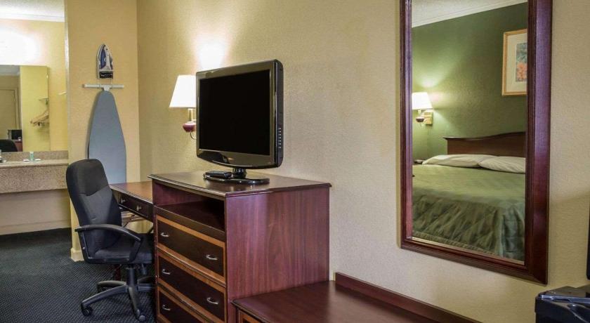 Rodeway Inn and Suites