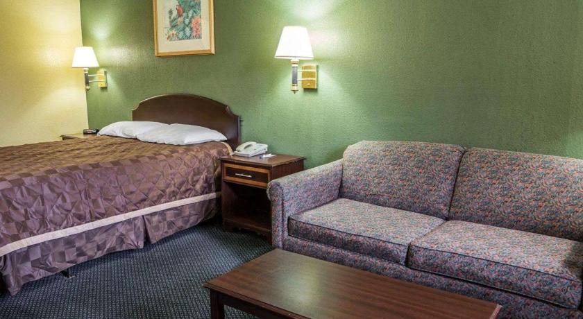 Rodeway Inn and Suites