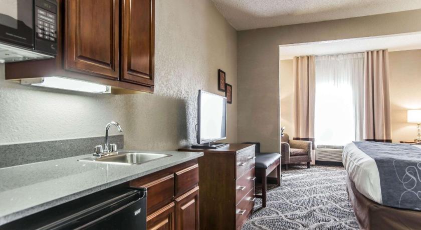 Comfort Suites Pineville - Ballantyne Area