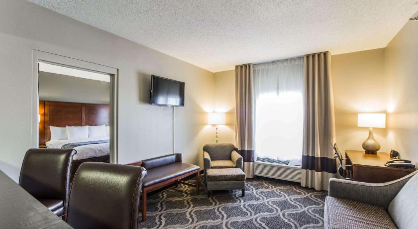 Comfort Suites Pineville - Ballantyne Area