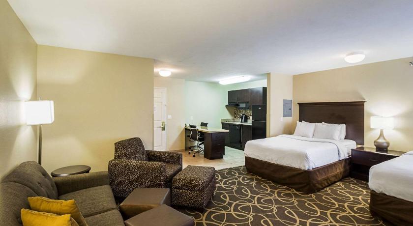 MainStay Suites Fargo