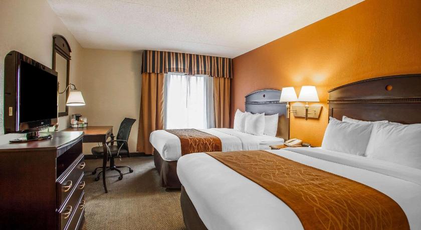 Comfort Inn & Suites Somerset - New Brunswick