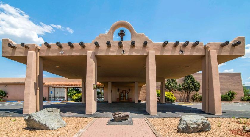 Quality Inn Taos photo