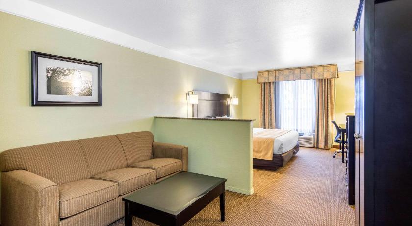 Quality Inn and Suites Gallup I-40 Exit 20