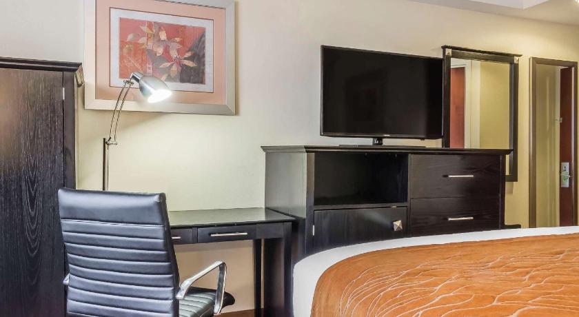 Comfort Inn & Suites LaGuardia Airport