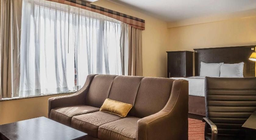 Comfort Inn & Suites LaGuardia Airport