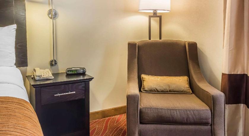 Comfort Inn & Suites LaGuardia Airport