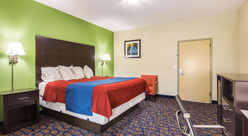 Rodeway Inn & Suites