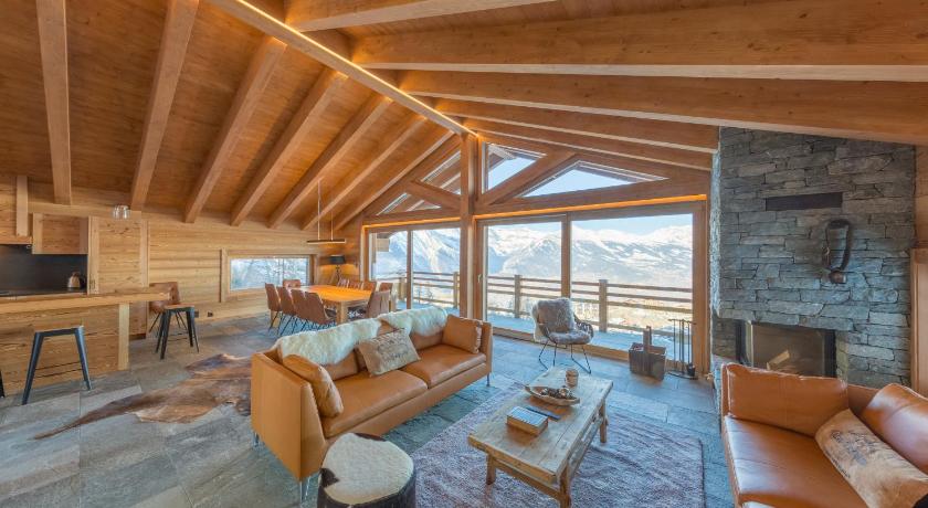 Oak Tree Chalet - on the ski slope - luxury! — Hotel in Nendaz