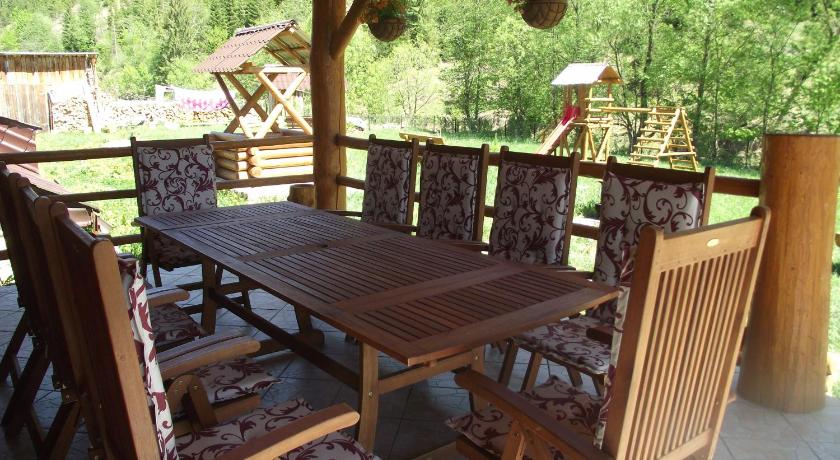 Cabana Piatra Runcului photo