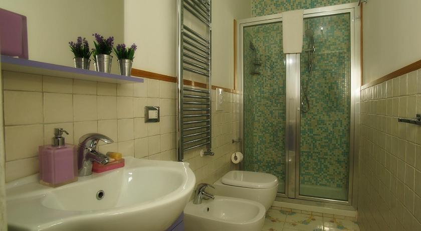 Image of Quadruple Room with Private Bathroom 2
