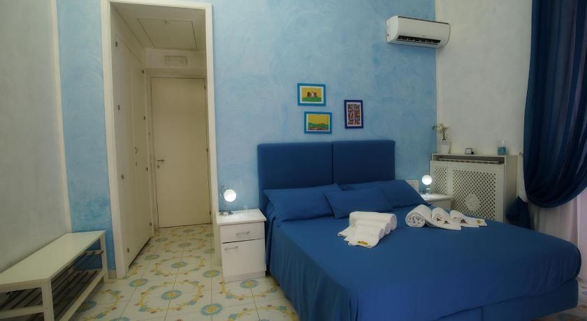 Image of Quadruple Room with Private Bathroom 5