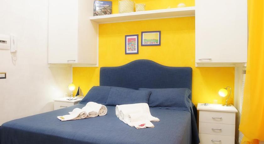 Image of Double Room with Private Bathroom 3