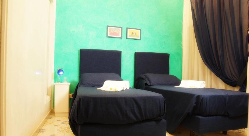 Image of Double or Twin Room with Private Bathroom 5