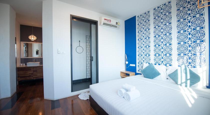 Image of Deluxe Double  Room 5