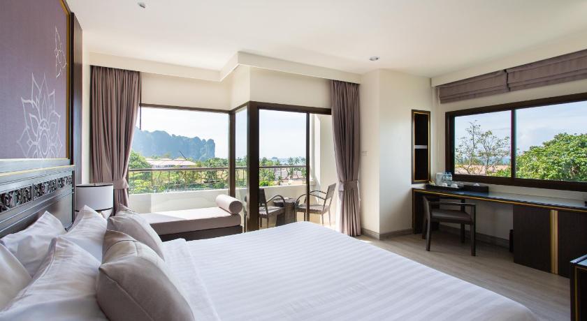 Image of Deluxe Sea View Room 0