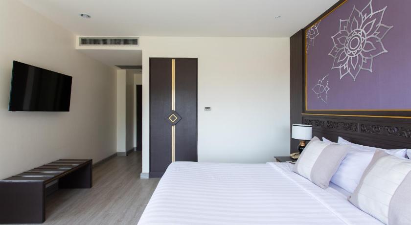 Image of Deluxe Sea View Room 8